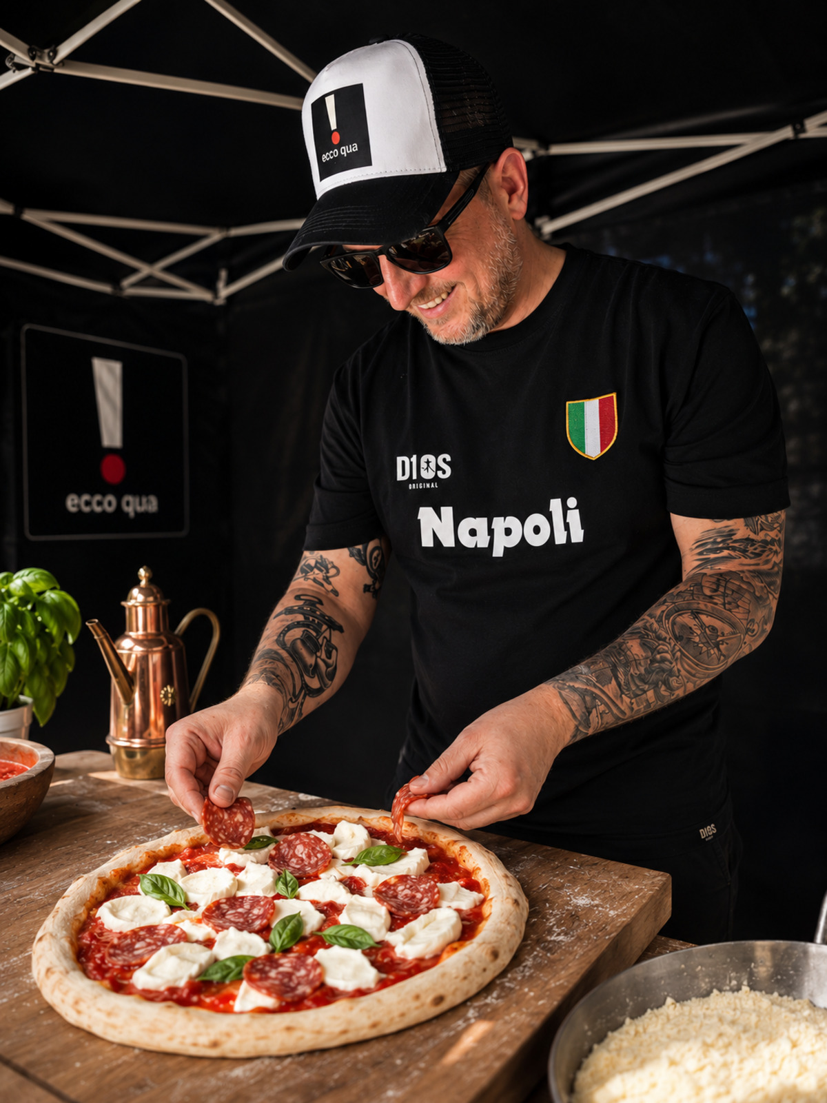 Marton bei der Pizzazubereitung